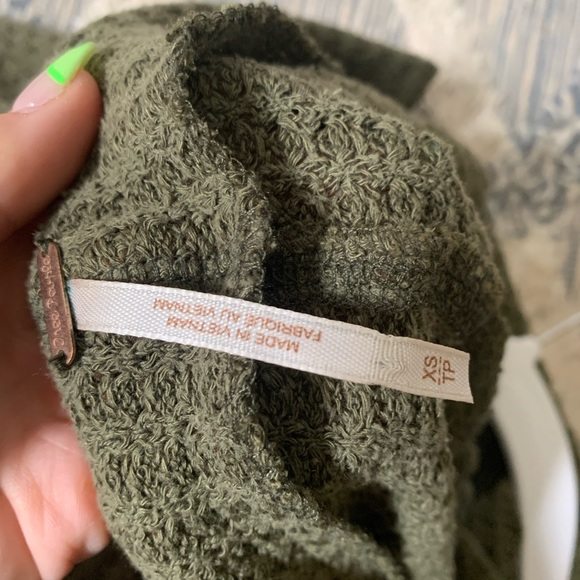Green free people off the shoulder sweater - Picture 4 of 7